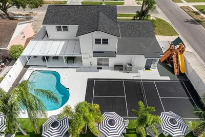 Image de Modern Paradise - Heated Pool - Playground - Pickleball - Game Room