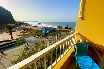 Image de Casa Del Mar, \nsunny frontline seaview appartment, right at the beach!