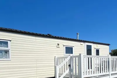 Image de Fun in the sun at Seal Bay Resort, Selsey!