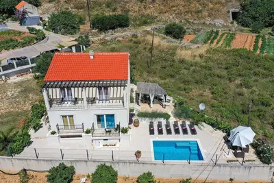 Superbe maison à Seget Donji avec WiFi