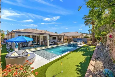 Image de Anything But Ordinary Pool~ Gameroom~Walk2Festival
