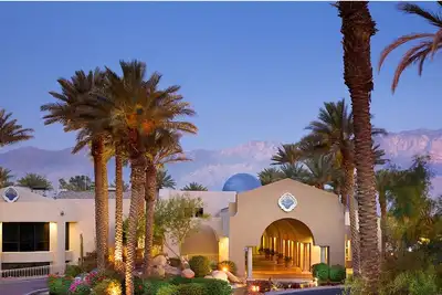 Image de Beautiful Palm Springs Resort Villa on Dinah Shore Dr. Family-sized unit.