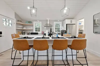 Image de Modern 3-Bed Home 5 min from Downtown Raleigh!