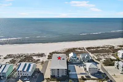 Image de \"Sandals and Sunsets\" located in a gulf front community! Steps to paradise! Pet friendly!