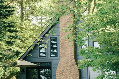 Image de Lake Michigan Retreat – Renovated, Beachfront with Stair Access