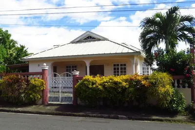 Image de Cozy and Quiet Countryside apartment - 7 min drive from the beach!
