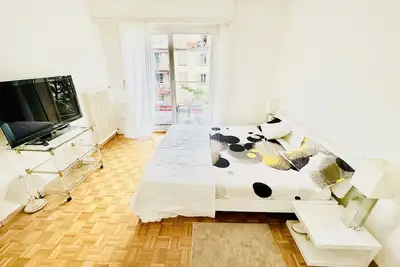 The stylish Minimalist Lakefront