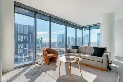 Image de Beautiful Downtown 2br w/ Lounge, Deck, W/D & Pool, by Blueground