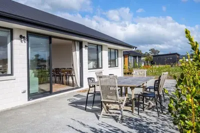 Image de Arthurs Vineyard - stunning 4 bedroom house is Pinot Grove