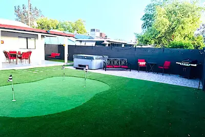 Image de Phoenix Paradise! 3 Bedrooms 2 Bathrooms: PoolTable, HotTub, Bbq, Putting Green.