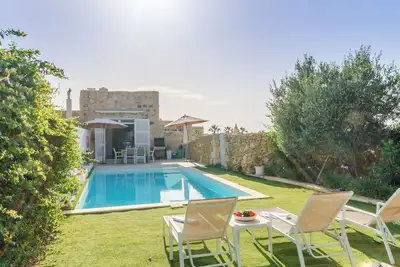 Image de Ta'Patee Pool Farmhouse in Gozo, Kercem Gozo, Malta