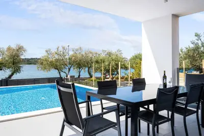 Superbe appartement de 3 chambres à.