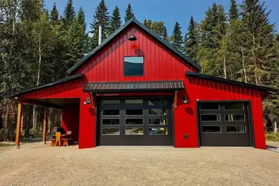 Image de Copper Bear Barn - Rural Golden