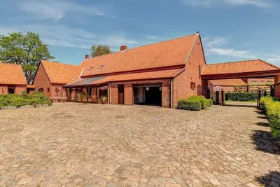 Image de Ferme de luxe avec jardin spacieux Ă Merksplas