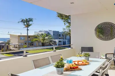 Image de Living the Dream – Stay 3, Pay 2!