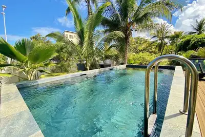 Image de *Villa Ohana* - piscine et lagon