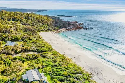 Image de Experience beachfront living at this stunning holiday home