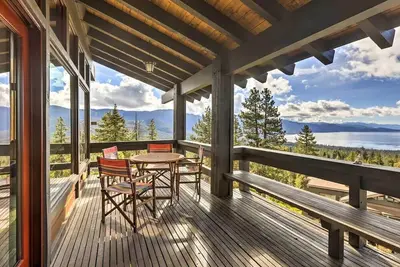 Image de Lakeview Oasis | Luxury with Hot Tub & Lake Views