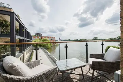 Image de Three Bedroom Riverside Penthouse with Terrace