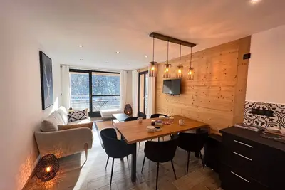 Image de Appartement chaleureux · Accès pistes · Balcon sud · Casier à skis · Wifi