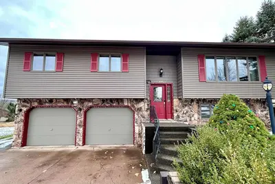 Image de Cinnebar Hideaway ~ Private & Close to Ski Hills!