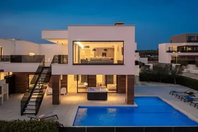 Image de Maison de vacances Vodnjan pour 1 - 12 personnes avec 6 chambres à coucher - Maison de vacances