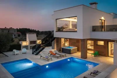 Image de Maison de vacances Vodnjan pour 1 - 12 personnes avec 6 chambres à coucher - Maison de vacances