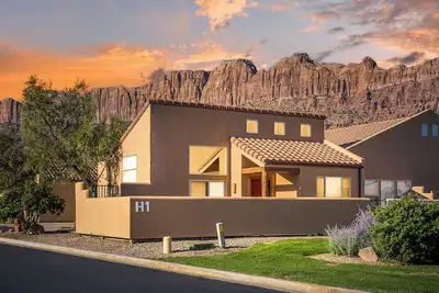 Image de Near Arches National Park & Downtown Moab | Views!