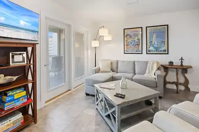 Image de New Listing at Popular Grand Caribbean in Perdido Key!