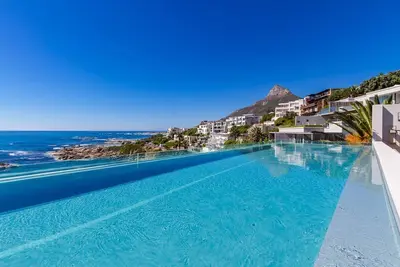 Image de Camps Bay Penthouse - Trois Chambres Appartement, Couchages 6