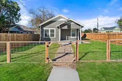 Image de Step into Comfort in this 3br\/2ba Downtown Retreat