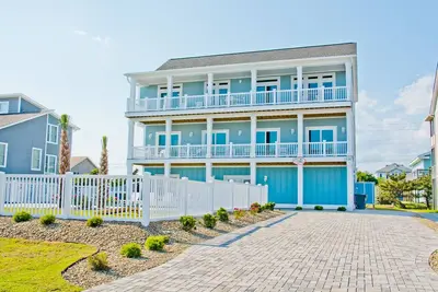 Image de Pa's Place, Almost Oceanfront House in Emerald Isle, Nc!