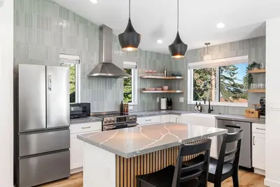 Image de Maple Leaf Retreat |2bd 3b| Garage Parking