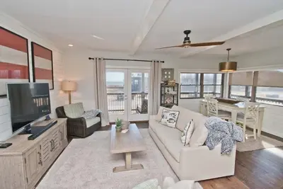 Image de Ocean Reef 11-B1, Almost Oceanfront Condo in Emerald Isle, Nc!