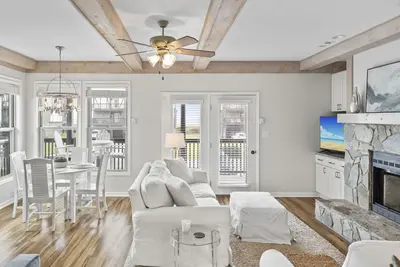Image de Ocean Reef 14-A1, Almost Oceanfront Condo in Emerald Isle, Nc!