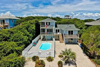 Image de Page One, Almost Oceanfront House in Emerald Isle, Nc!