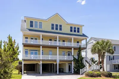 Image de Park Place, Oceanfront House in Emerald Isle, Nc!