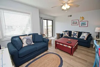 Image de Pebble Beach A-107, Oceanfront Condo in Emerald Isle, Nc!
