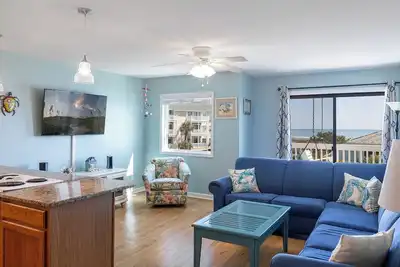 Image de Pebble Beach A-207, Oceanfront Condo in Emerald Isle, Nc!
