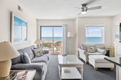Image de Pebble Beach A-304, Oceanfront Condo in Emerald Isle, Nc!