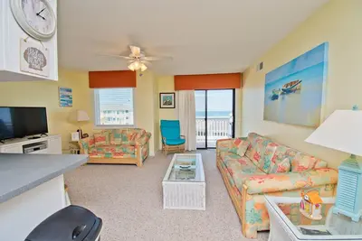 Image de Pebble Beach A-307, Oceanfront Condo in Emerald Isle, Nc!