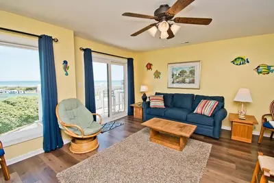 Image de Pebble Beach C-307, Almost Oceanfront Condo in Emerald Isle, Nc!