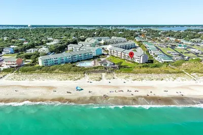 Image de Pebble Beach D-107, Oceanfront Condo in Emerald Isle, Nc!