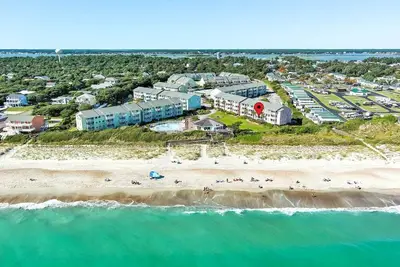 Image de Pebble Beach D-202, Oceanfront Condo in Emerald Isle, Nc!