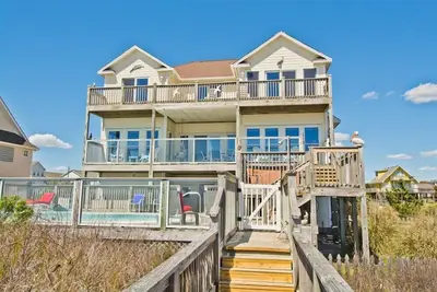 Image de Pelican Perch, Oceanfront House in Emerald Isle, Nc!