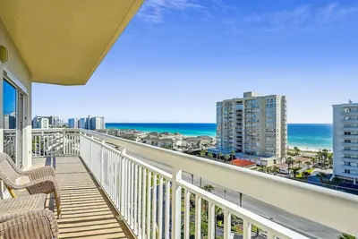 Image de 601b is a Luxury 3 Br Newly redecorated at Harbor Landing with Pool and Hot Tub