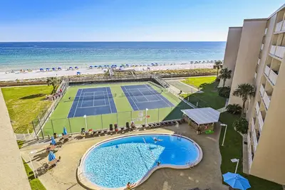 Image de Hsr 614 is a beautifully updated Gulf front 2 Br