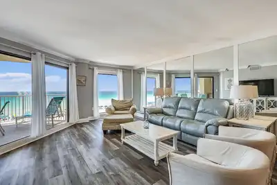 Image de Gorgeous Gulf front 2 Br completely remodeled with amazing gulf views - sleeps 7