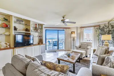 Image de Ir 310 is a 2 Br Gulf view with Washer Dryer over 1300 sf
