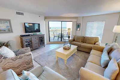 Image de Ir 316 Coastal Beauty in this 2 Br Sunset view condo with washer/dryer
